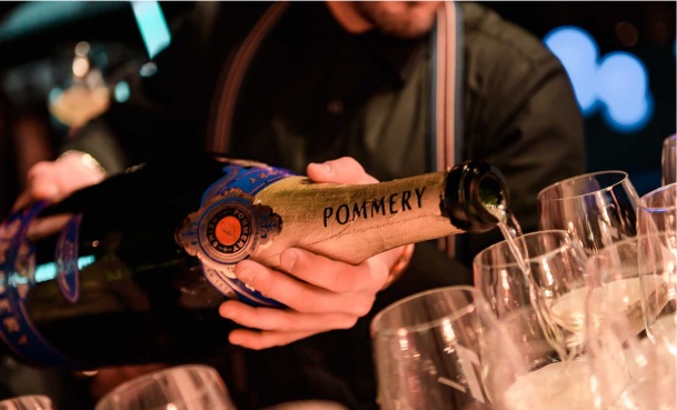 Servizio champagne all'evento